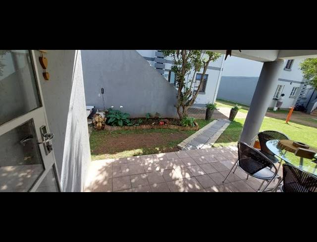 2 BEDROOM TOWNHOUSE FOR SALE IN BOOYSENS